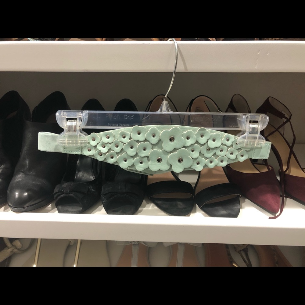 Aqua flower belt